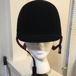 Horseback riding helmet